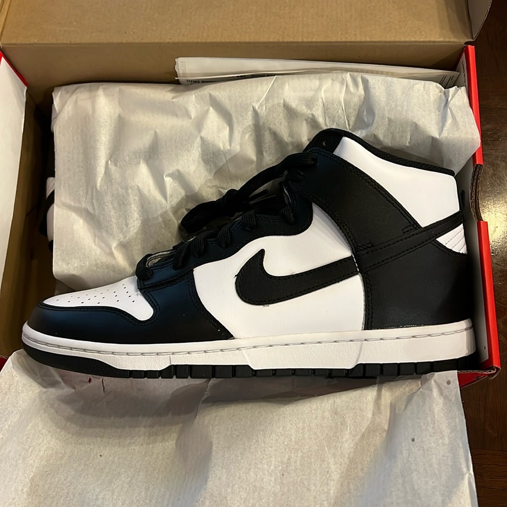 Brand New Nike (Panda) Dunk Hi Retro